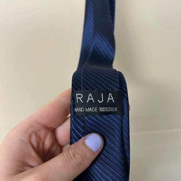 2/$20❤️- TIE | Men’s Raja Silk tie - Picture 3 of 3